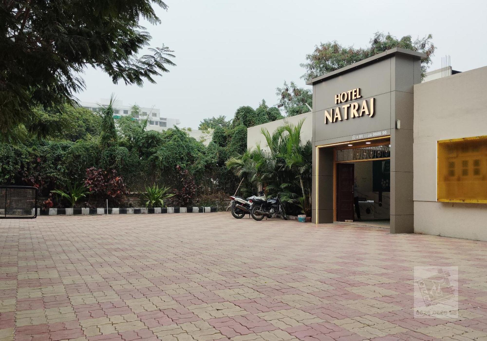 6 Cr Hotel Natraj Railway Station Aurangabad  Buitenkant foto