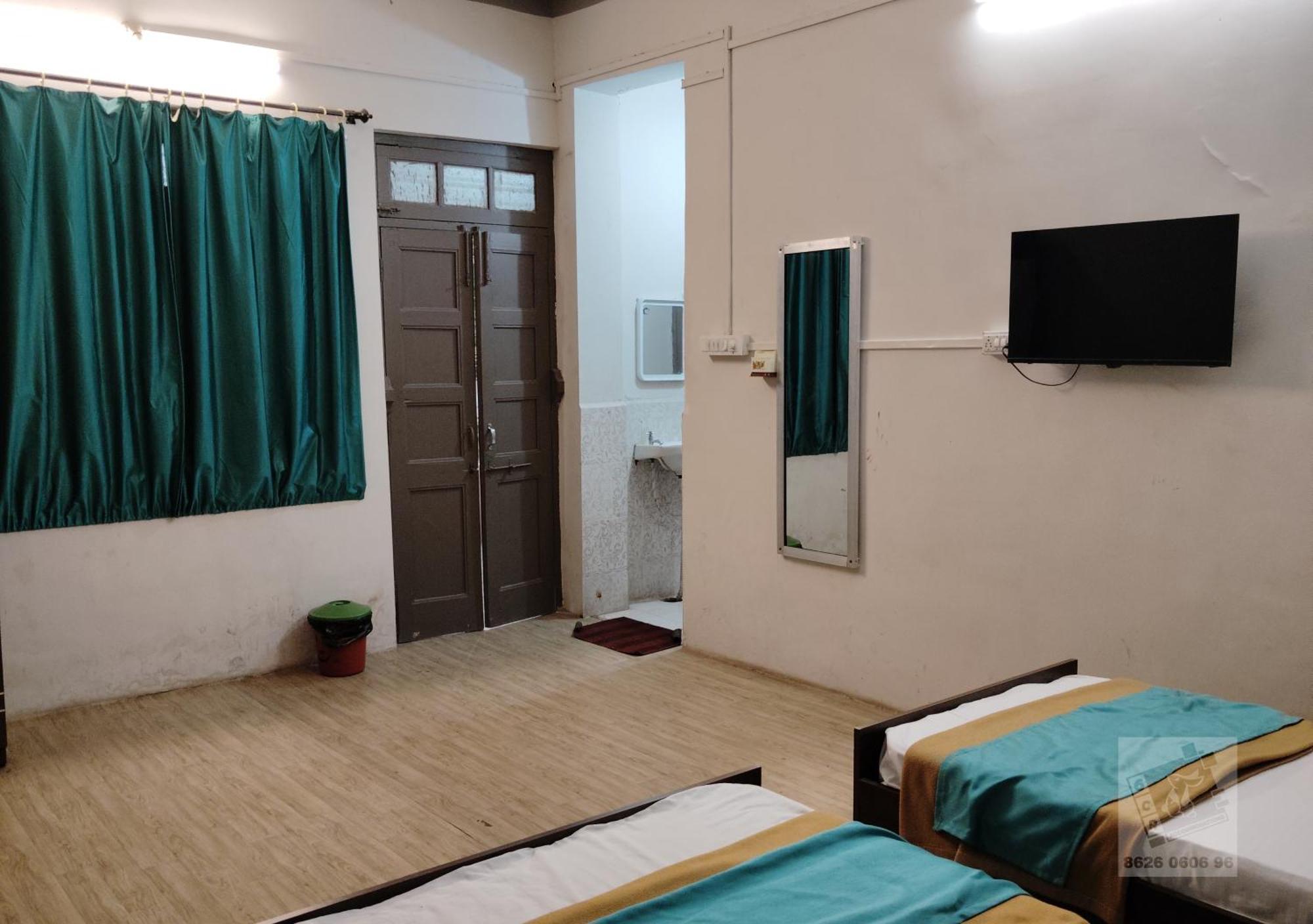 6 Cr Hotel Natraj Railway Station Aurangabad  Buitenkant foto